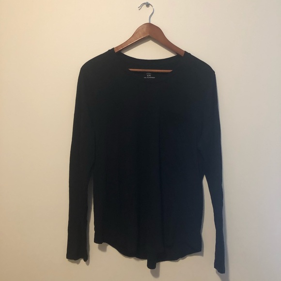 Old Navy Tops - ✨ SALE ✨ { old navy } • basic long sleeve